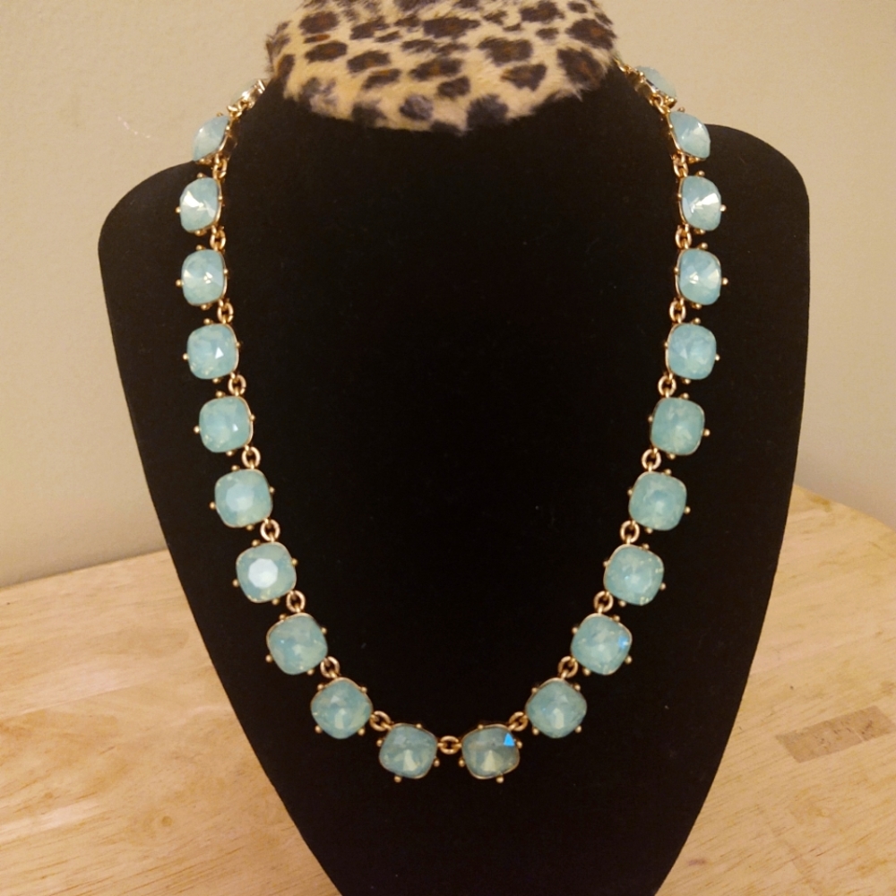 Women's necklace